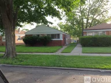 Main picture of 12904 S Peoria St