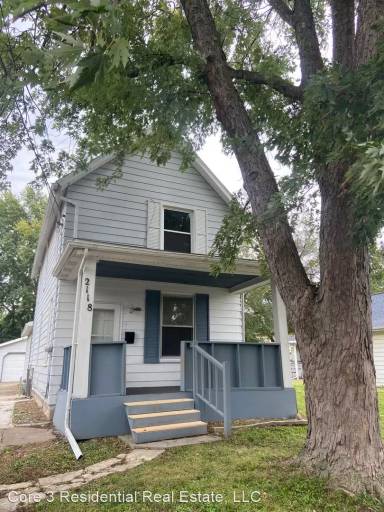 Main picture of 2118 W Callender Ave