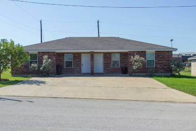 Main picture of 400 Justin - A