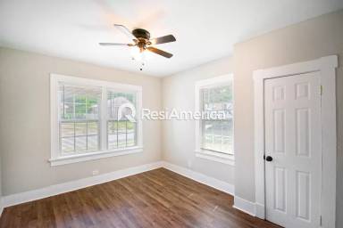 Main picture of 1640 Glenview Ave
