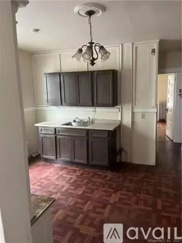 Main picture of 50 Carleton Ave