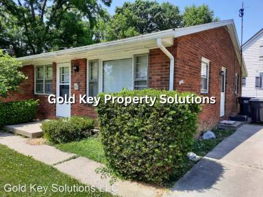 Main picture of 2722 E 6th St