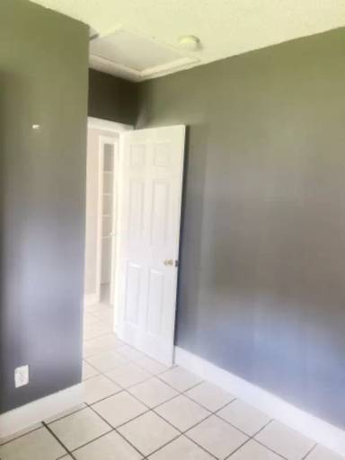 Main picture of 3912 SW 14th St