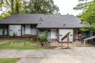 Main picture of 104 Walnut Ln