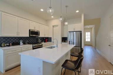 Main picture of 6677 Lake Overlook Dr