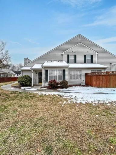 Main picture of 306 Hamlet Ct