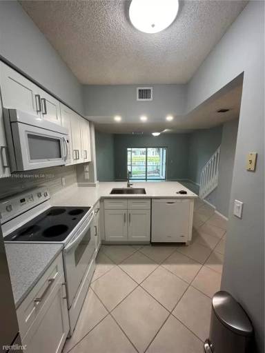 Main picture of 211 Mallory Ct