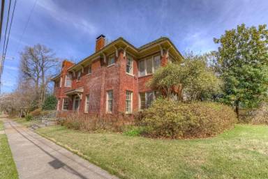 Main picture of 654 Anderson St