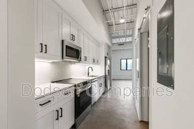 Main picture of 5047 Forest Hill Ave