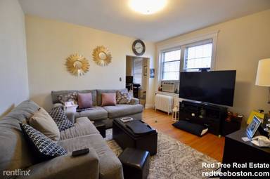 Main picture of 374 Chestnut Hill Ave