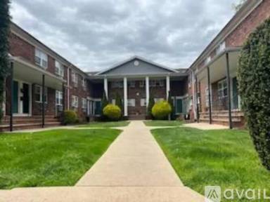 Main picture of 101 E Blancke St