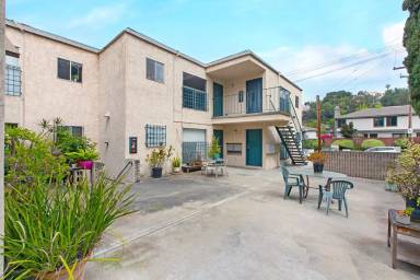 Main picture of 3375 Reynard Way