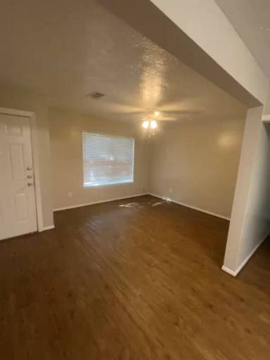 Main picture of 106 Hardy St