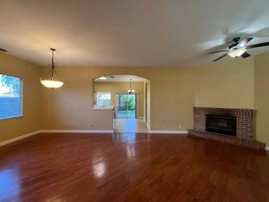 Main picture of 37 Buckingham Ct