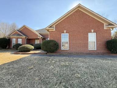 Main picture of 176 Timber Oak Rd