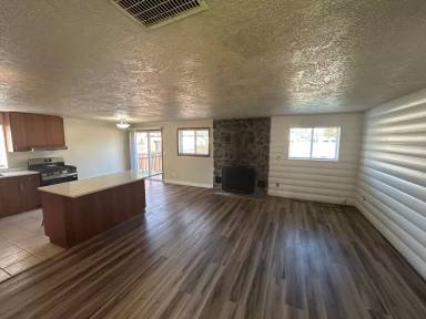 Main picture of 609 E Foothills Dr