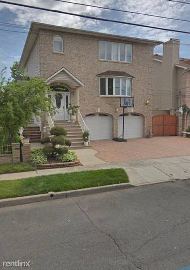 Main picture of 618 Riverside Ave