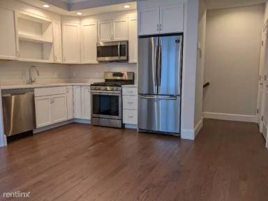Main picture of 371 Main St