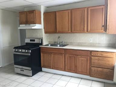 Main picture of 152 Dewey St