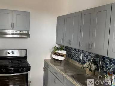 Main picture of 368 Main St