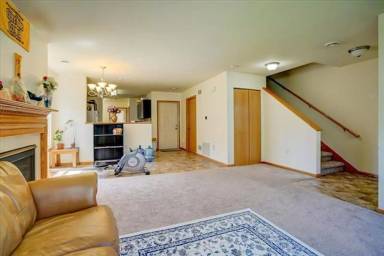 Main picture of 252 S Musket Ridge Dr