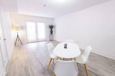 Main picture of 3100 E Point St