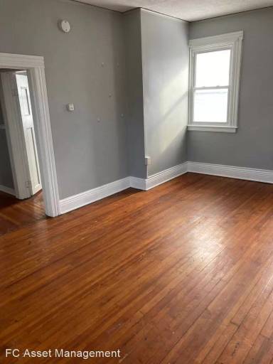 Main picture of 682 Lake Ave