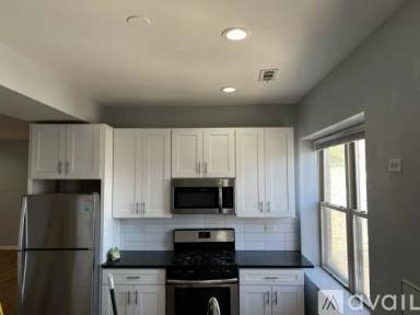 Main picture of 3019 W George St