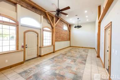 Main picture of 819 1st Ave S