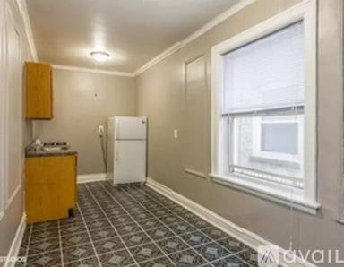 Main picture of 3935 W Diversey