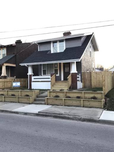 Main picture of 897 Heyl Ave