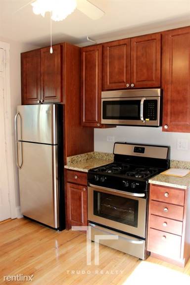 Main picture of 2100 W Ainslie St