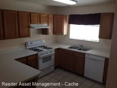 Main picture of 12 Fairway Ln