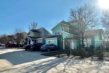 Main picture of 218 Gurley Ln