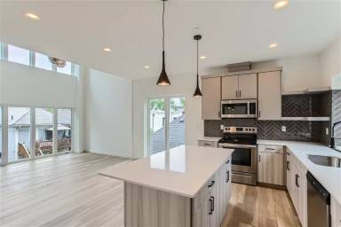 Main picture of 2131 SE 12th Ave