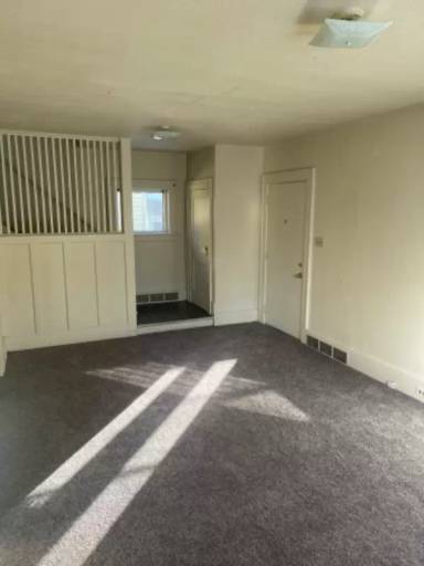 Main picture of 109 W Robinson St
