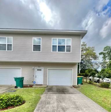 Main picture of 2100 Pomegranate Ct