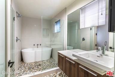 Main picture of 227 S Hamilton Dr