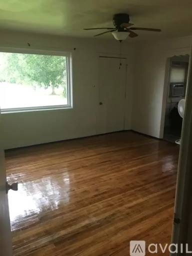 Main picture of 1850 Hobbton Hwy