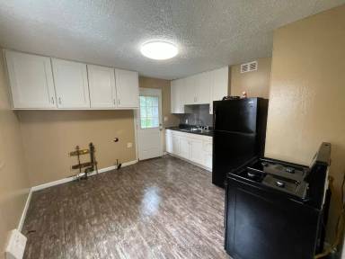 Main picture of 472 5th St E