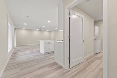 Main picture of 417 4th Ave