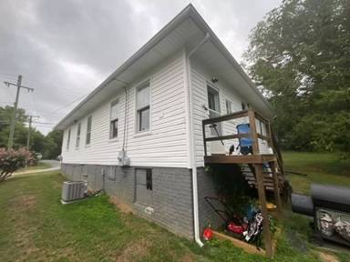 Main picture of 521 E 2nd St