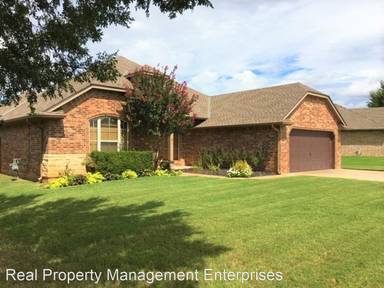 Main picture of 2633 SE 8th St
