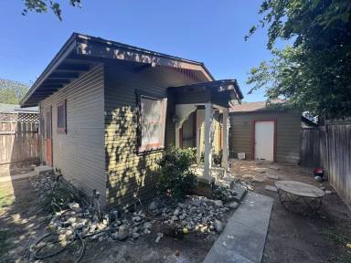Main picture of 422 N 8th Ave