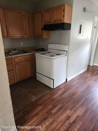 Main picture of 27 E Ridge Rd