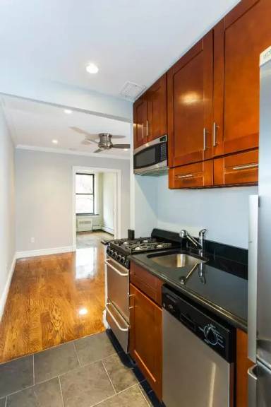 Main picture of 186 Avenue B