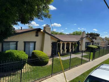 Main picture of 3416 N Fruit Ave