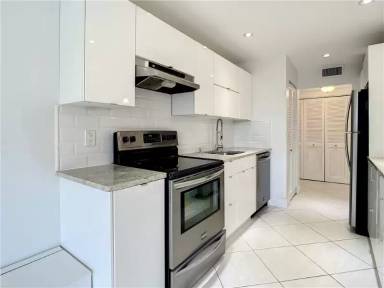 Main picture of 6342 Longboat Ln W
