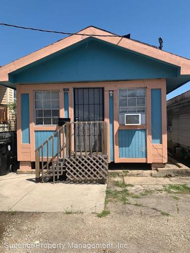Main picture of 2401 S Johnson St