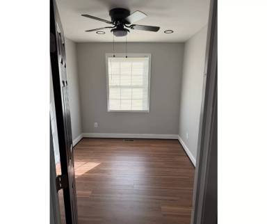 Main picture of 101 N Edgewood St